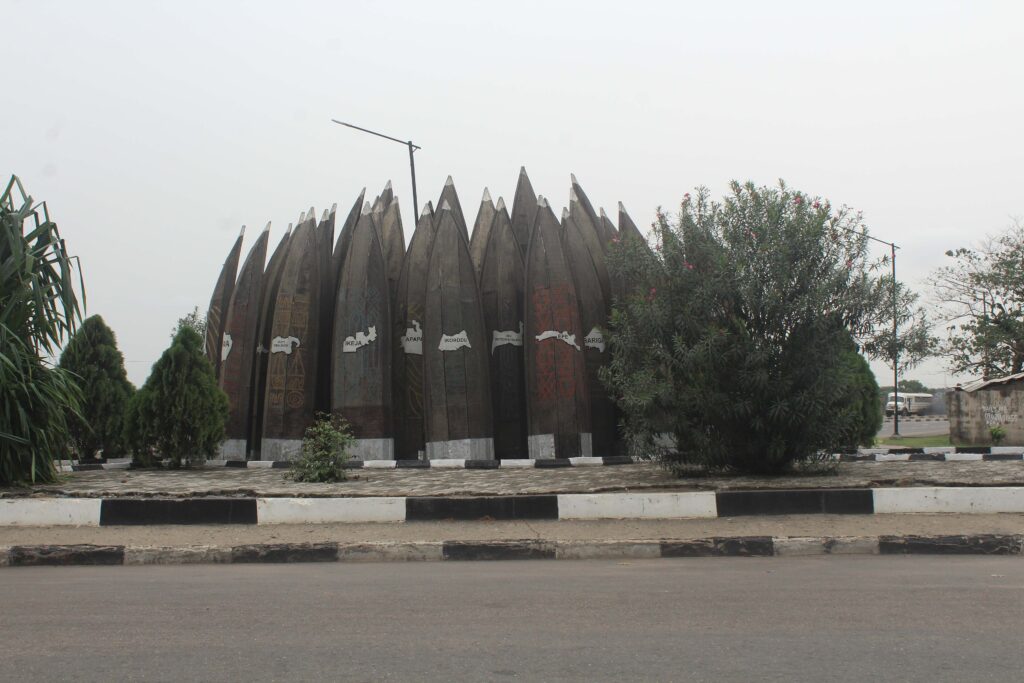 Roadside businesses along a street in Ikeja, Lagos State